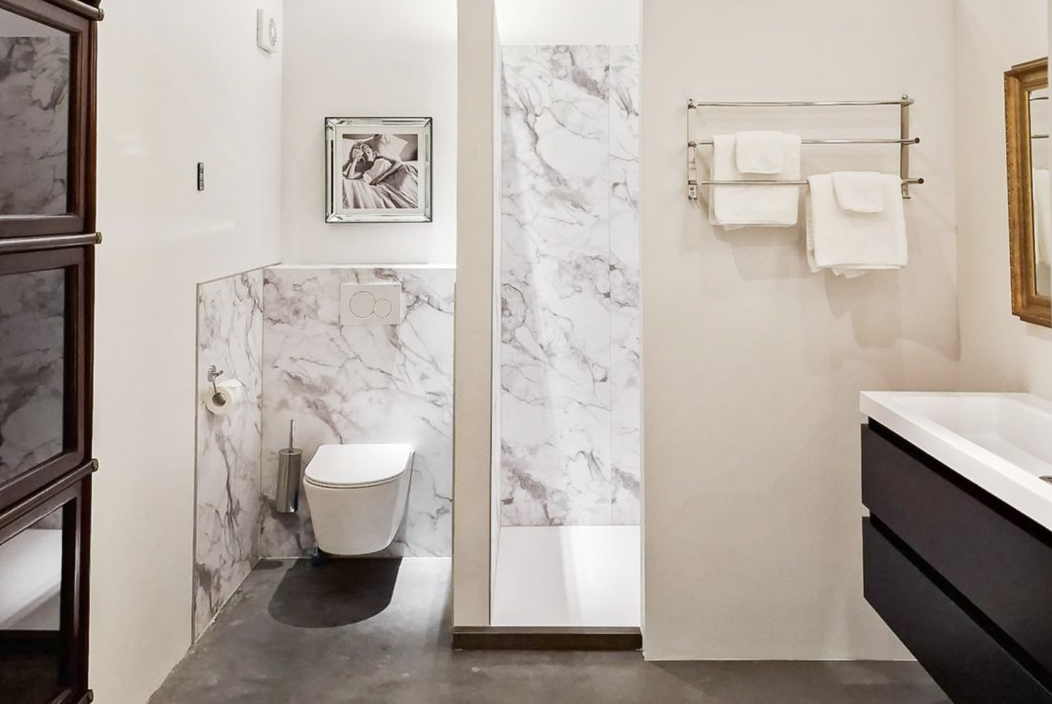Marmerlook badkamer